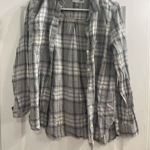 Old Navy Gray and White Button Down Flannel